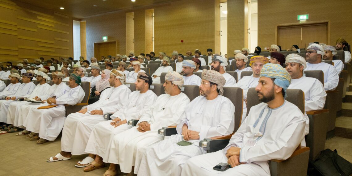 جهاز الرقابة المالية والإدارية للدولة ينفذ البرنامج التدريبي “استدامة الاستثمارات الحكومية بالمحافظات” في ظفار