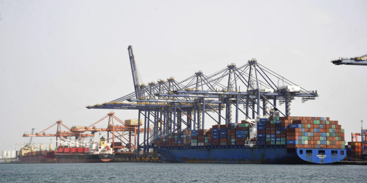 أكثر من 7 مليارات ريال عُماني حجم الإيرادات العامة للدولة 1 أكثر من 7 مليارات ريال عُماني حجم الإيرادات العامة للدولة