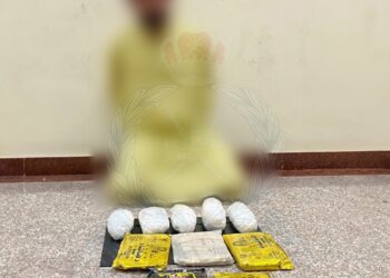 القبض على آسيوي بحوزته كمية من مخدري الكريستال والحشيش في البريمي