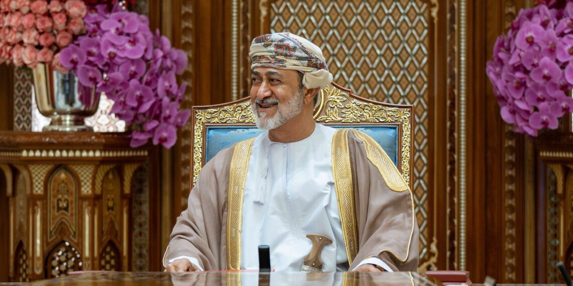 بالصور.. جلالة السلطان المعظم يترأس اجتماع مجلس الوزارء