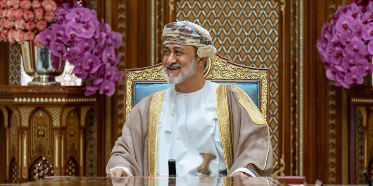 بالصور.. جلالة السلطان المعظم يترأس اجتماع مجلس الوزارء