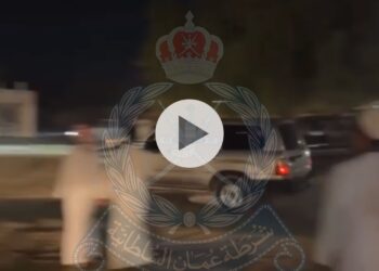 إيقاف مجموعة من المواطنين قاموا بقطع الحركة المرورية والاستعراض والتفحيط في جعلان بني بوعلي