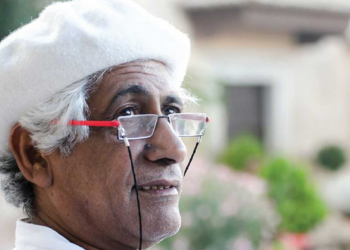 الشاعر العماني زاهر الغافري في ذمة الله