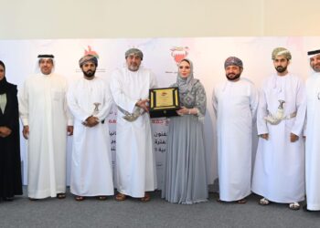 افتتاح معرض الفنون التشكيلية العمانية البحرينية