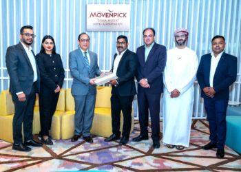 شركة Helping Hands للخدمات الغذائية تبرم اتفاقية مع فندق وشقق موفنبيك غلا مسقط