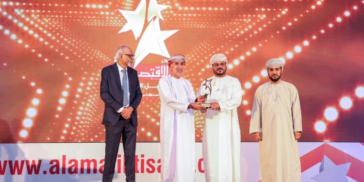 شركة الباطنة للطاقة تفوز بجائزة أفضل الشركات المدرجة في بورصة مسقط 1 شركة الباطنة للطاقة تفوز بجائزة أفضل الشركات المدرجة في بورصة مسقط