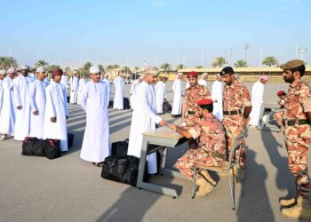 “سلاح الجو” و”الجيش السلطاني” يستقبلان دفعة من المواطنين للتدريب العسكري