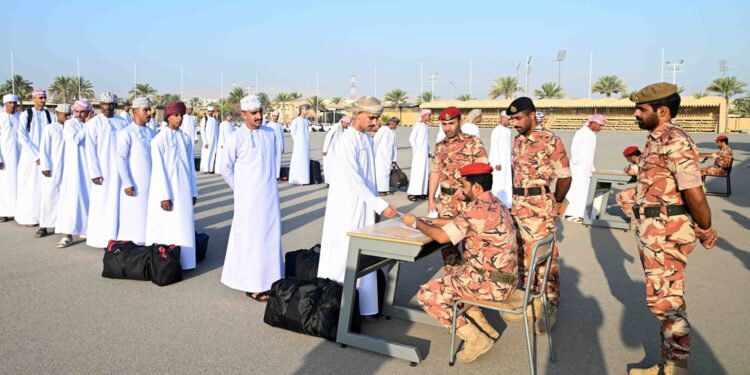 “سلاح الجو” و”الجيش السلطاني” يستقبلان دفعة من المواطنين للتدريب العسكري 1 “سلاح الجو” و”الجيش السلطاني” يستقبلان دفعة من المواطنين للتدريب العسكري