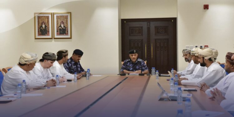 اللجنة الفرعية لإدارة الحالات الطارئة تعقد اجتماعا لمتابعة مستجدات الحالة الجوية في ظفار