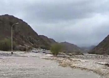 هطول أمطار متفاوتة الغزارة بولايات محافظة جنوب الباطنة