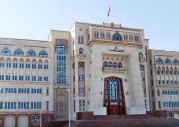 تفعيل نظام التعليم عن بُعد في كافة مؤسسات التعليم العالي والمدارس الحكومية والخاصة يوم غدٍ الأربعاء