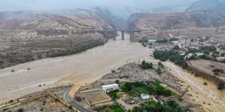 استمرارُ هطول الأمطار الرعدية على عدد من محافظات سلطنة عُمان 1 استمرارُ هطول الأمطار الرعدية على عدد من محافظات سلطنة عُمان