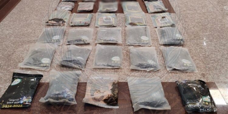 القبض على شخص بحوزته أكثر من 30 كيلوجرامًا من مخدر الحشيش