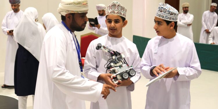 بدءُ التصفيات النهائية لمسابقات الابتكارات العلمية بتعليمية الداخلية