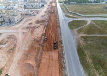 بلديةُ ظفار تُنفّذ مشروعات طرق في صلالة بتكلفة 34 مليون ريال عُماني