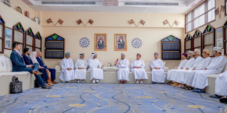 شراكة استراتيجية بين مجموعة الخليج لمواد المعادن العمانية وإحدى الشركات الاماراتية 1 شراكة استراتيجية بين مجموعة الخليج لمواد المعادن العمانية وإحدى الشركات الاماراتية