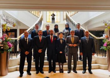 وفد جمعية الصحفيين العمانية يختتم زيارته للصين