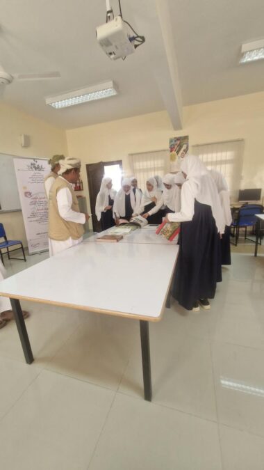 هيئة البيئة بشمال الشرقية تنظم يوماً توعوياً بمدرسة الواصل بولاية بدية 3 c8ee0566 5db9 4181 9834 521a1e9f934d