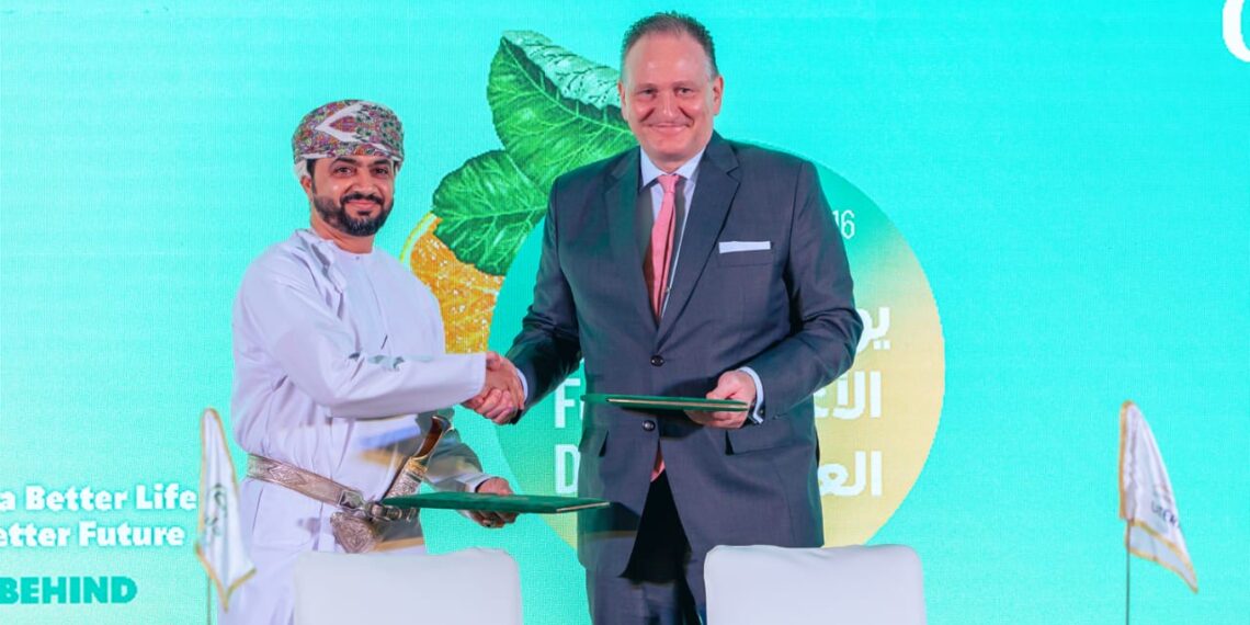 وحدة تموين الطيران العماني وبنك الطعام العماني يبرمان اتفاقية تعاون لمعالجة هدر الطعام وتعزيز مبادرات استهلاك الغذاء المستدامة