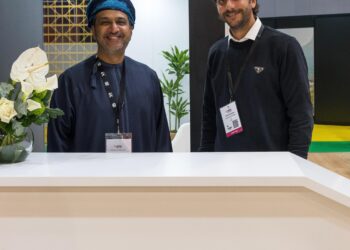 المشغل الوطني للسفر يوقع اتفاقية شراكة استراتيجية مع منصة “باسبورتر” لتعزيز تجربة السفر الرقمية