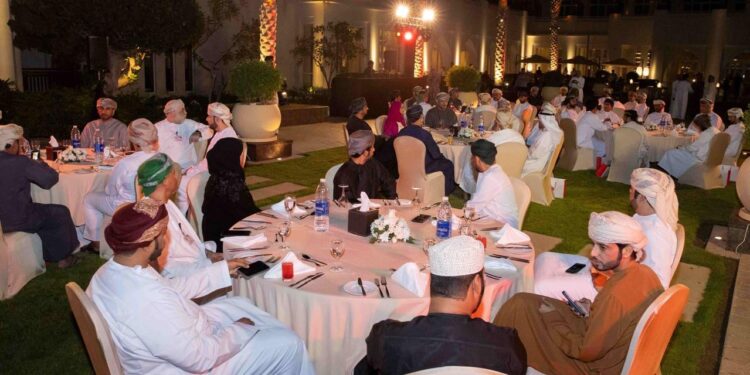 بنك مسقط ينظم فعالية لتعزيز التواصل مع زبائن المؤسسات الحكومية في ولاية الدقم