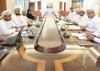 محافظة الداخلية تسند عددًا من المشروعات التنموية والتشغيلية