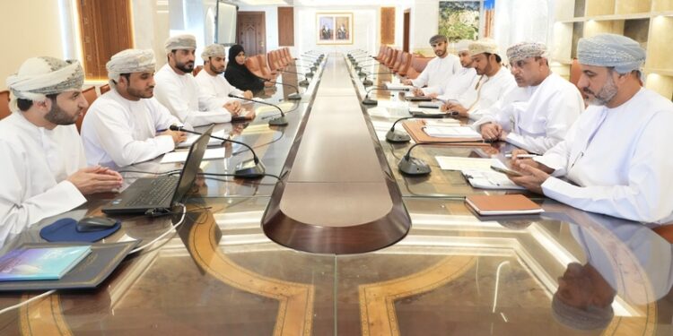 محافظة الداخلية تسند عددًا من المشروعات التنموية والتشغيلية 1 محافظة الداخلية تسند عددًا من المشروعات التنموية والتشغيلية