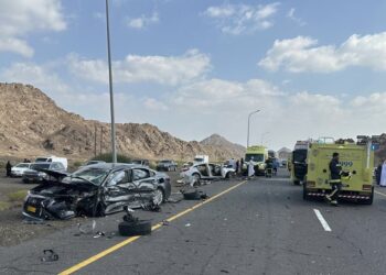 وفاة مواطنين وإصابة 22 شخصاً بسبب حادث مروري بين 7 مركبات