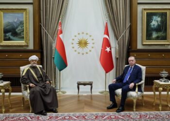 جلالةُ السُّلطان و الرئيس التركي يعقدان جلسة مباحثات في المجمع الرئاسي بأنقرة