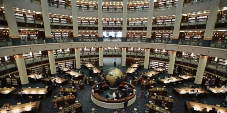 جلالة السلطان المعظم يزور مكتبة الأمة في المجمع الرئاسي التركي بأنقرة