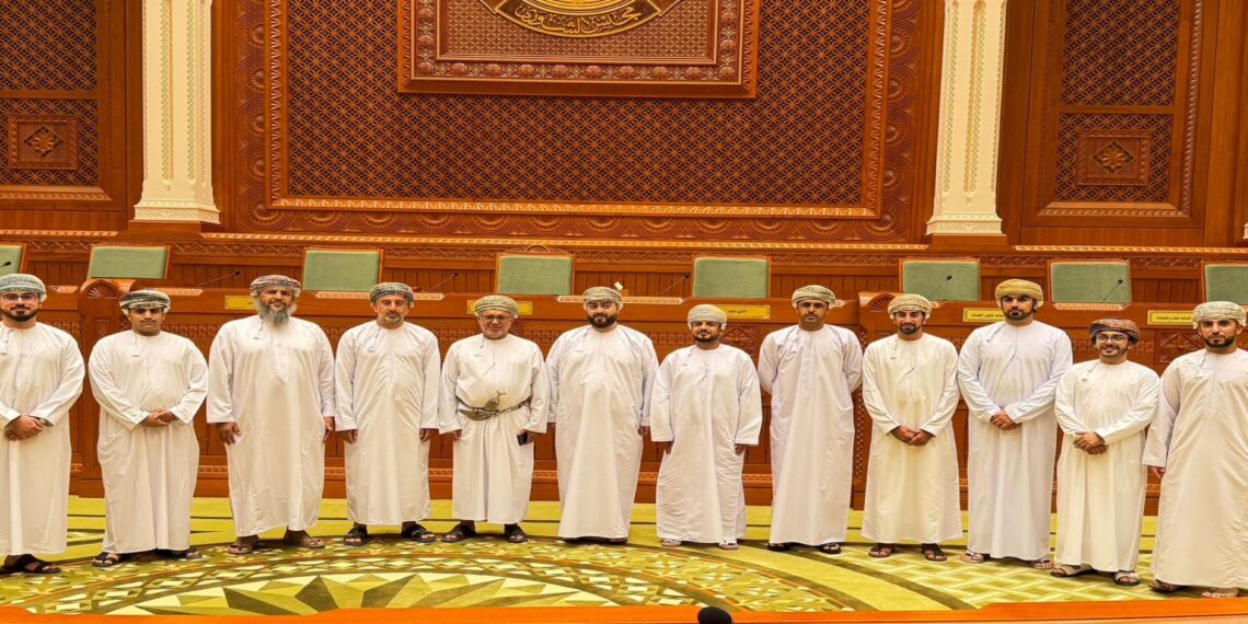 عدد من أبناء ولاية سناو يزورون مجلس الشورى