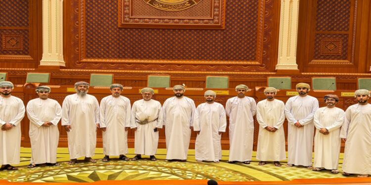 عدد من أبناء ولاية سناو يزورون مجلس الشورى