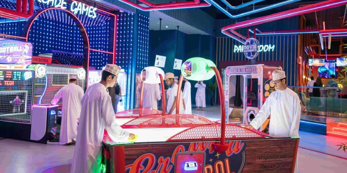 Bank Muscat Celebrates Omani Youth Day with Shababi Customers
