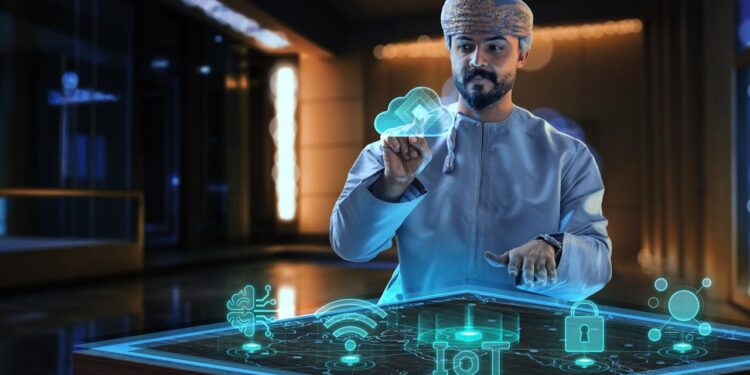 عمانتل وبنك ظفار: شراكة استراتيجية لتحفيز التحول الرقمي وحل التحديات المصرفية الكبرى