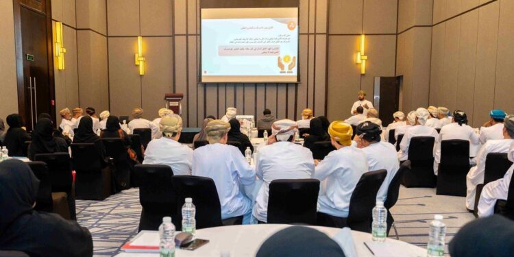 المشاركون في الورشة التدريبية ضمن أكاديمية ماليات : تعزيز الوعي المالي بين الطلبة خطوة مهمة لتمكين الأجيال القادمة