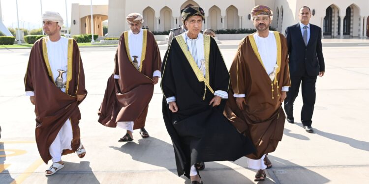 السيد فهد يُغادر البلاد متوجّهاً إلى دولة ⁧‫الكويت‬⁩