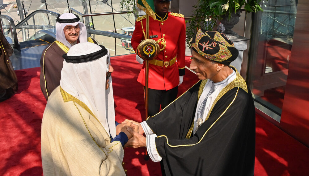 سمو السّيد فهد يصل الكويت لترؤس وفد سلطنة عُمان في مؤتمر القمة الخليجية الـ 45 1 سمو السّيد فهد يصل الكويت لترؤس وفد سلطنة عُمان في مؤتمر القمة الخليجية الـ 45
