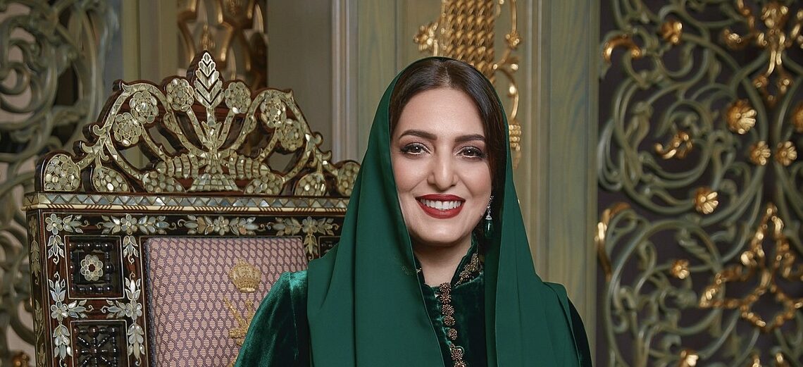 السّيدة الجليلة في مقدّمة مستقبلي السّيدة انتصار السيسي