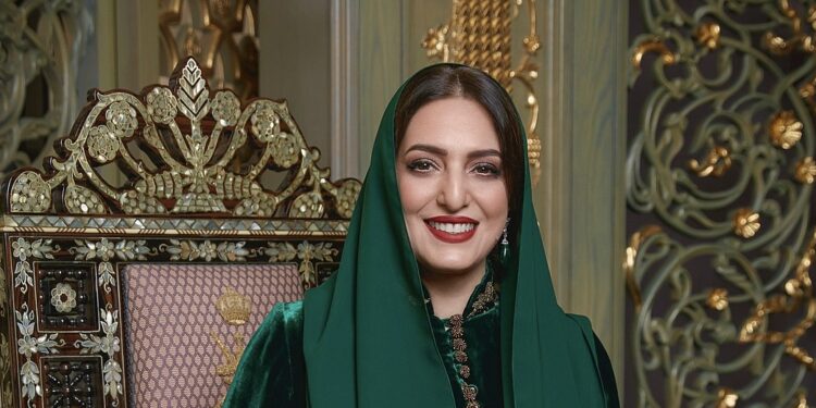 السّيدة الجليلة في مقدّمة مستقبلي السّيدة انتصار السيسي