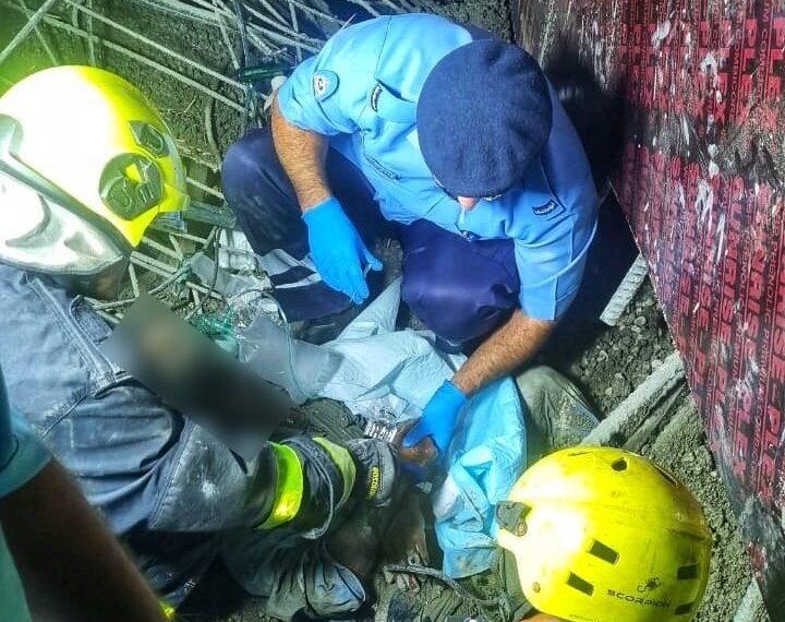 وفاة شخص وإصابة 3 آخرين بإنهيار مبنى قيد الإنشاء في ⁧‫صلالة‬⁩