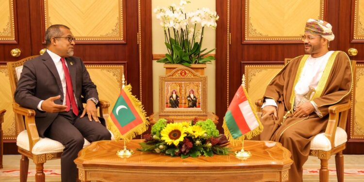 سلطنة عُمان والمالديف تعقدان جلسة مباحثات سياسية