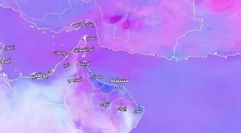 بداية تأثير الغبار على المناطق الساحلية لبحر عمان