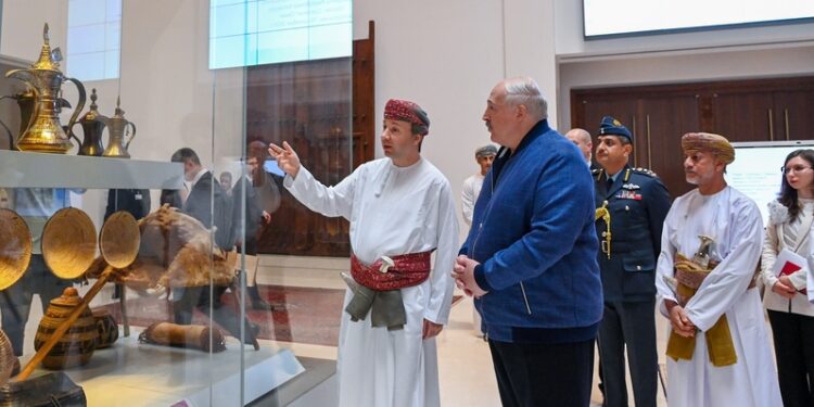 رئيس جمهورية بيلاروس يزور المتحف الوطني