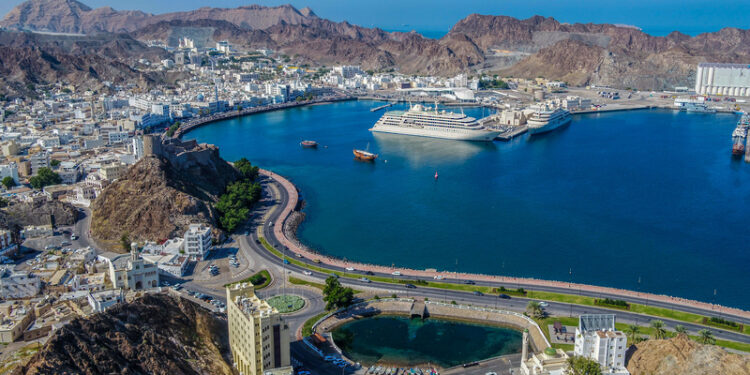 سلطنة عُمان تلتزم بالمعايير الدولية المتعلقة بمكافحة غسل الأموال وتمويل الإرهاب