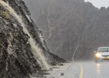 ‏بدءاً من يوم غدٍ تأثر أجواء ⁧‫سلطنة عُمان‬⁩ بأخدود من منخفض جوي