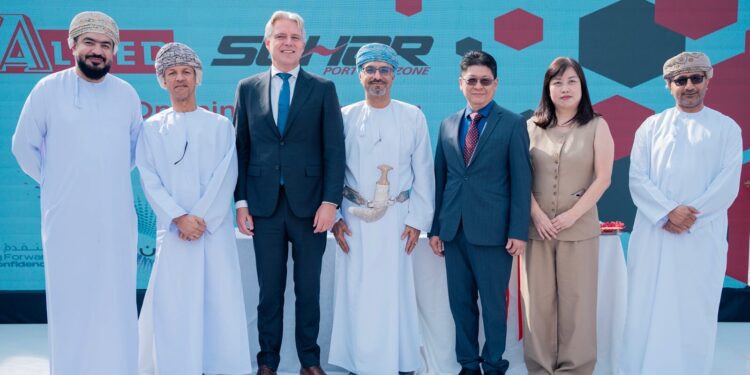 توسيع الخدمات اللوجستية في ميناء صحار مع الافتتاح الرسمي لشركة أليد أندوك لخدمات الحاويات 1 توسيع الخدمات اللوجستية في ميناء صحار مع الافتتاح الرسمي لشركة أليد أندوك لخدمات الحاويات