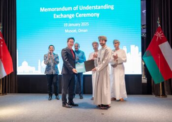 الشركة العمانية للنطاق العريض وشركة أس تي للهندسة والحلول الحضرية السنغافورية توقعان برنامج تعاون للتعاون في مبادرات المدن الذكية في سلطنة عمان