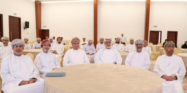 محافظ شمال الشرقية يعقد لقاءً موسعًا لاستعراض جائزة التميز المؤسسي