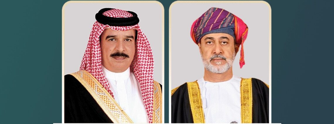 جلالة السلطان المعظم وملك البحرين يعقدان لقاءً أخويًّا بقصر البركة العامر