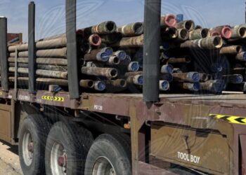 القبض على 4 أشخاص سرقوا أنابيب معدنية من إحدى مناطق الامتياز